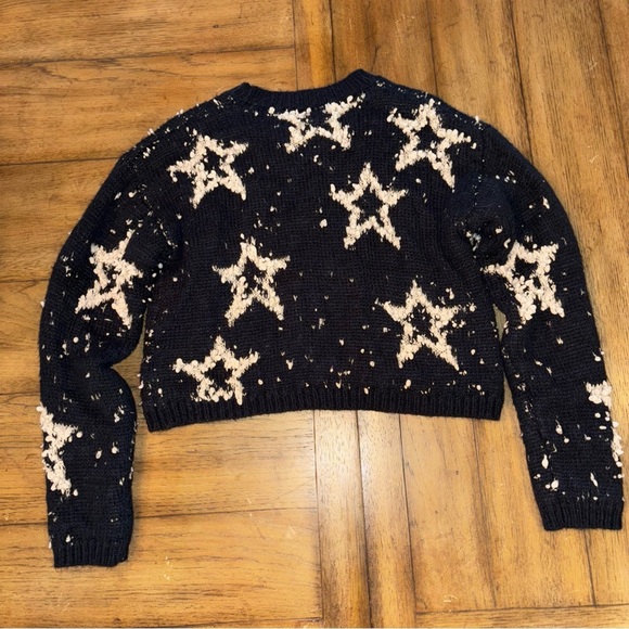 Storia 3D Fuzzy Star Cropped Sweater, Medium, Navy Blue - Picture 5 of 7